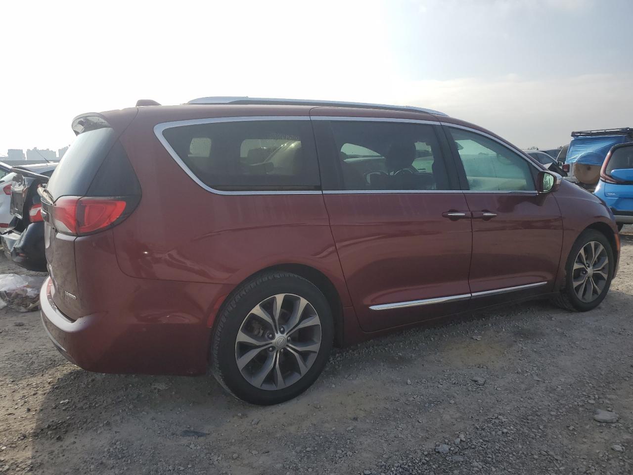 2017 Chrysler Pacifica - Image 3
