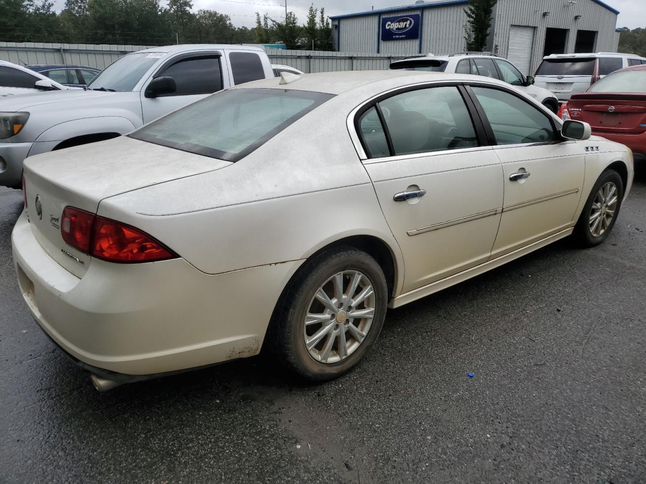 2011 Buick Lucerne - Image 3