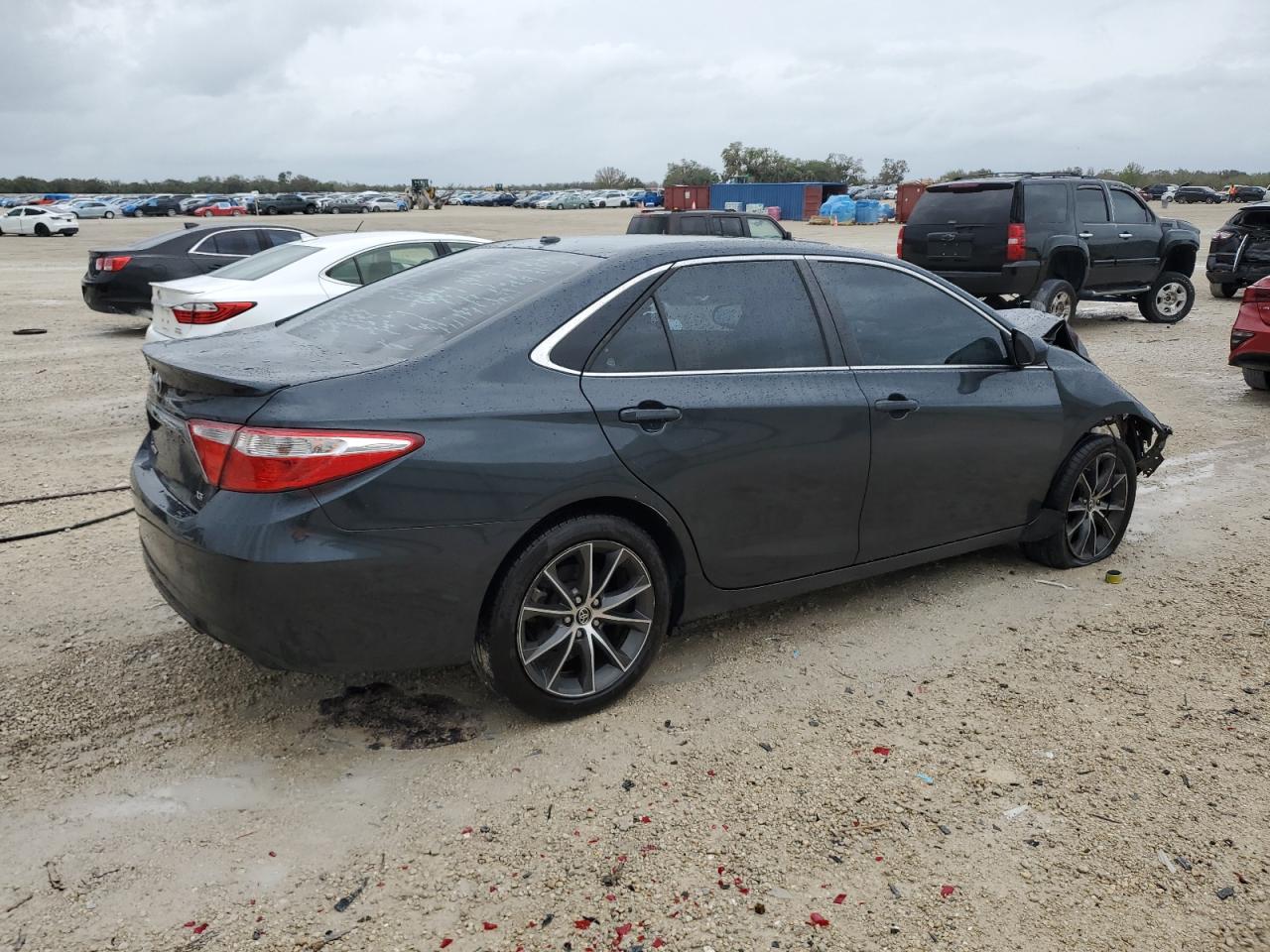 VIN 4T1BF1FK6FU084229 2015 TOYOTA CAMRY no.3