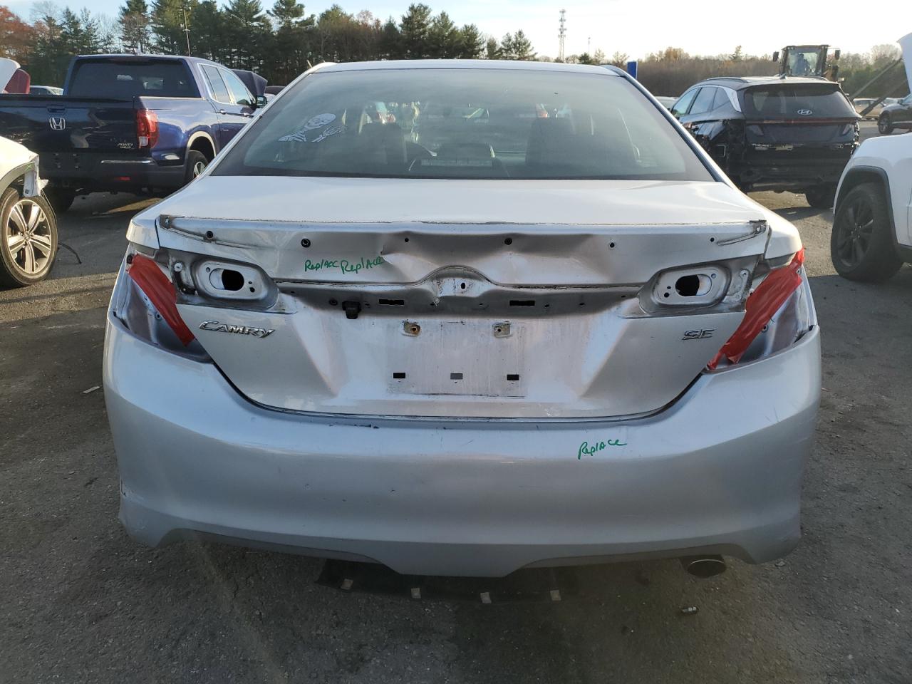 2014 Toyota Camry - Image 6