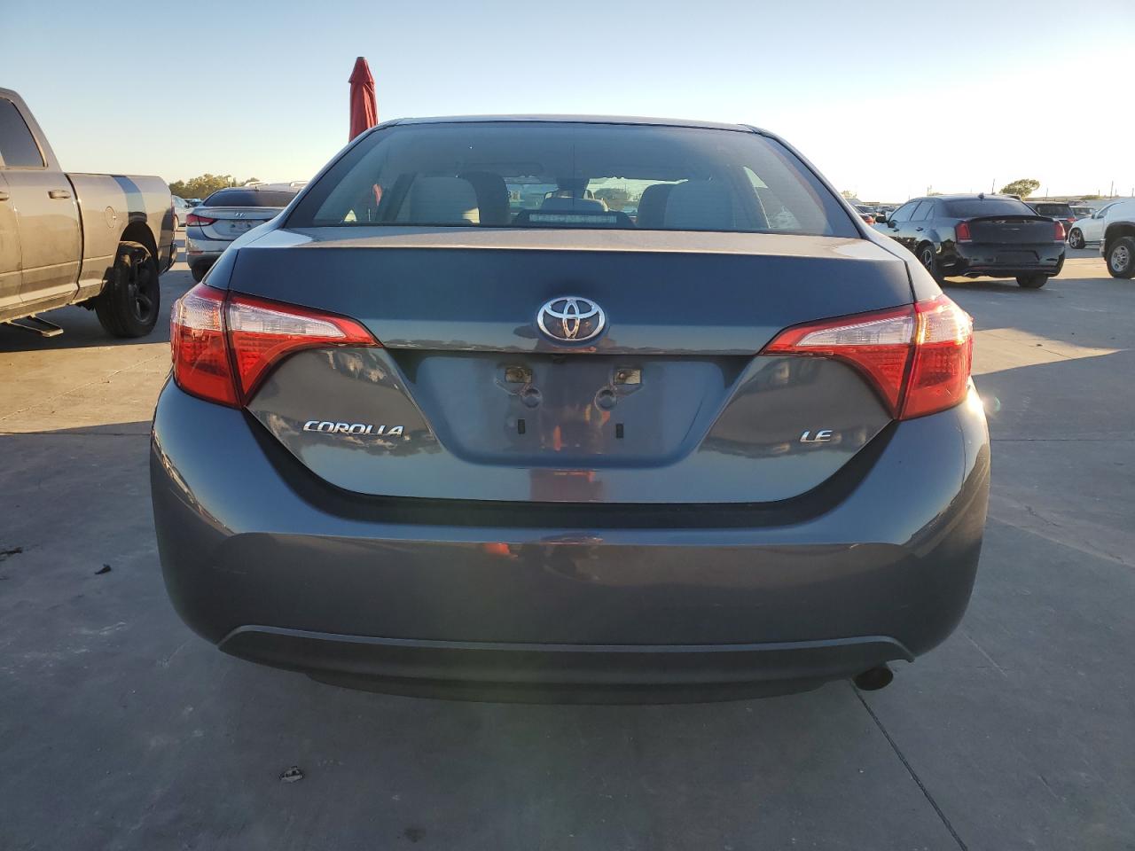 VIN 5YFBURHE0JP786004 2018 TOYOTA COROLLA no.6