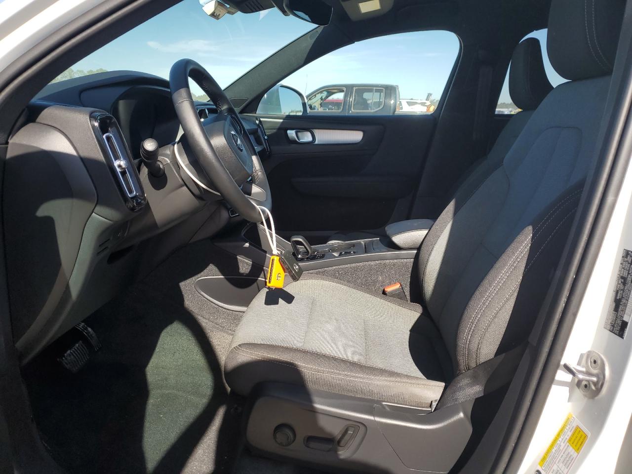 2025 Volvo Xc40 Core VIN: YV4L12UJ3S2450867 Lot: 82123154