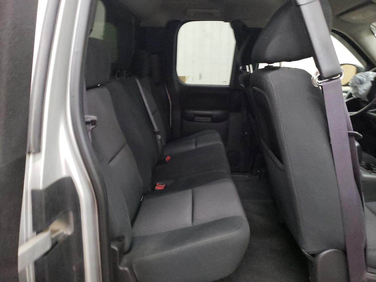 2011 Chevrolet Silverado - Image 10