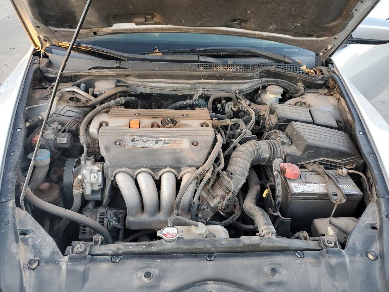 2005 Honda Accord - Image 11