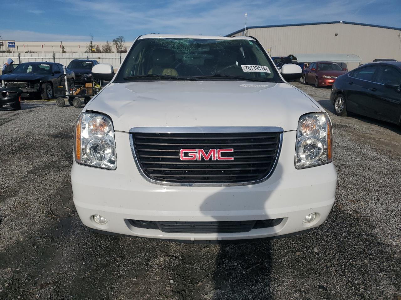 2010 GMC Yukon - Image 5
