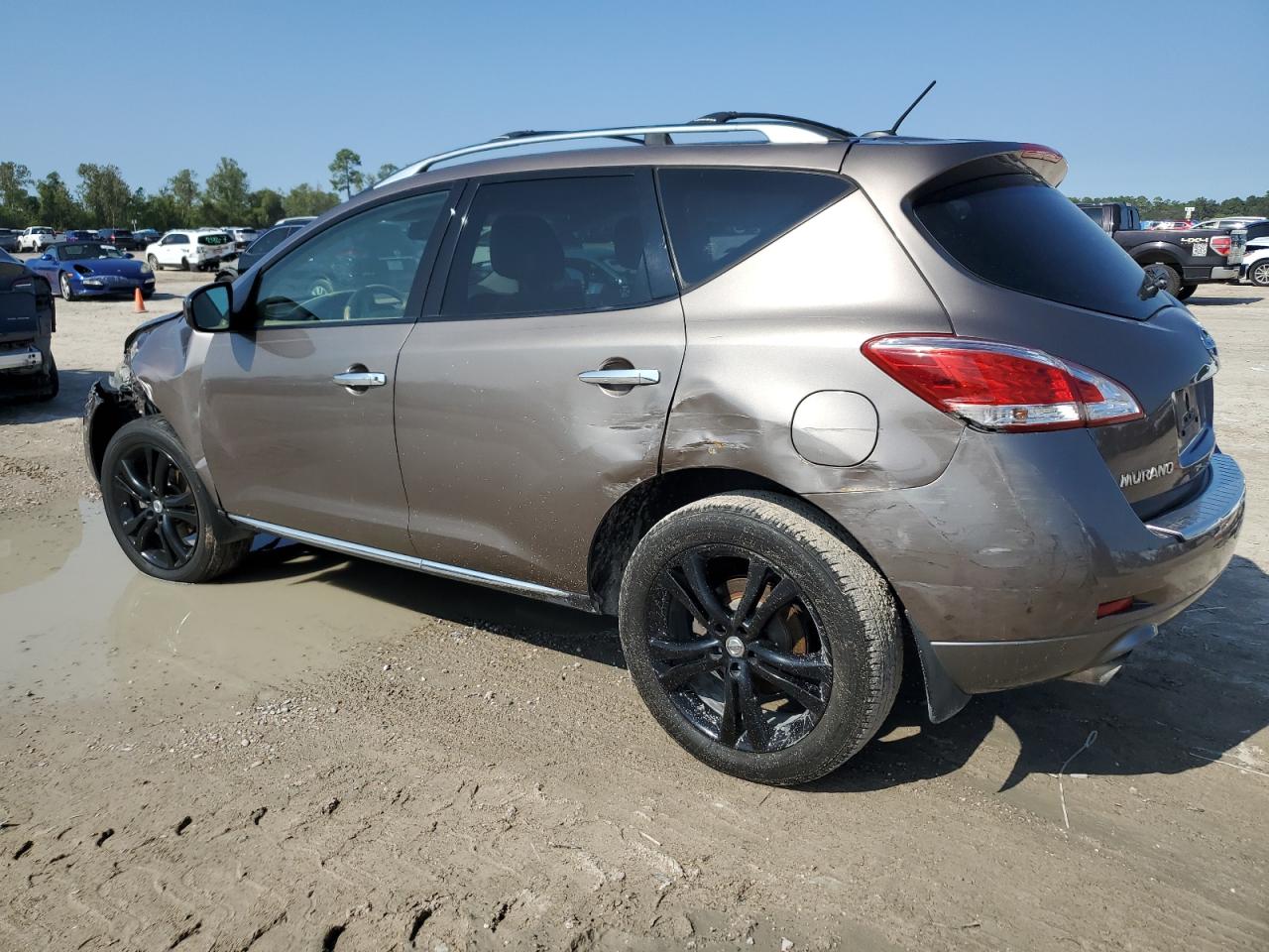 2011 Nissan Murano - Image 2