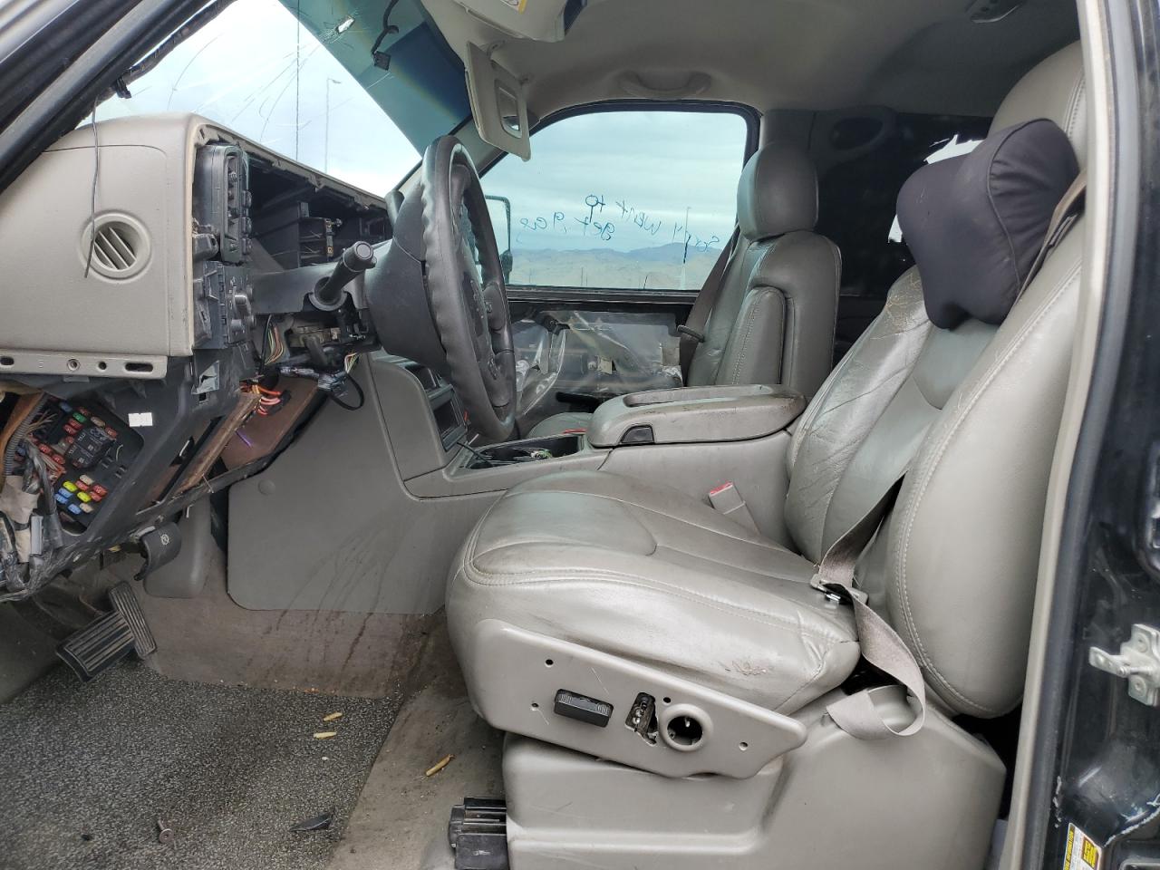 2004 Chevrolet Silverado - Image 7