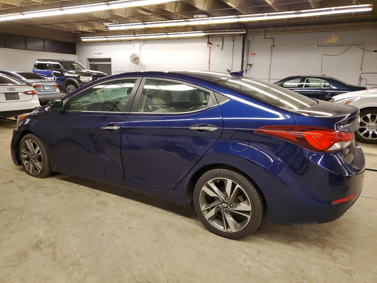 2014 Hyundai Elantra - Image 2