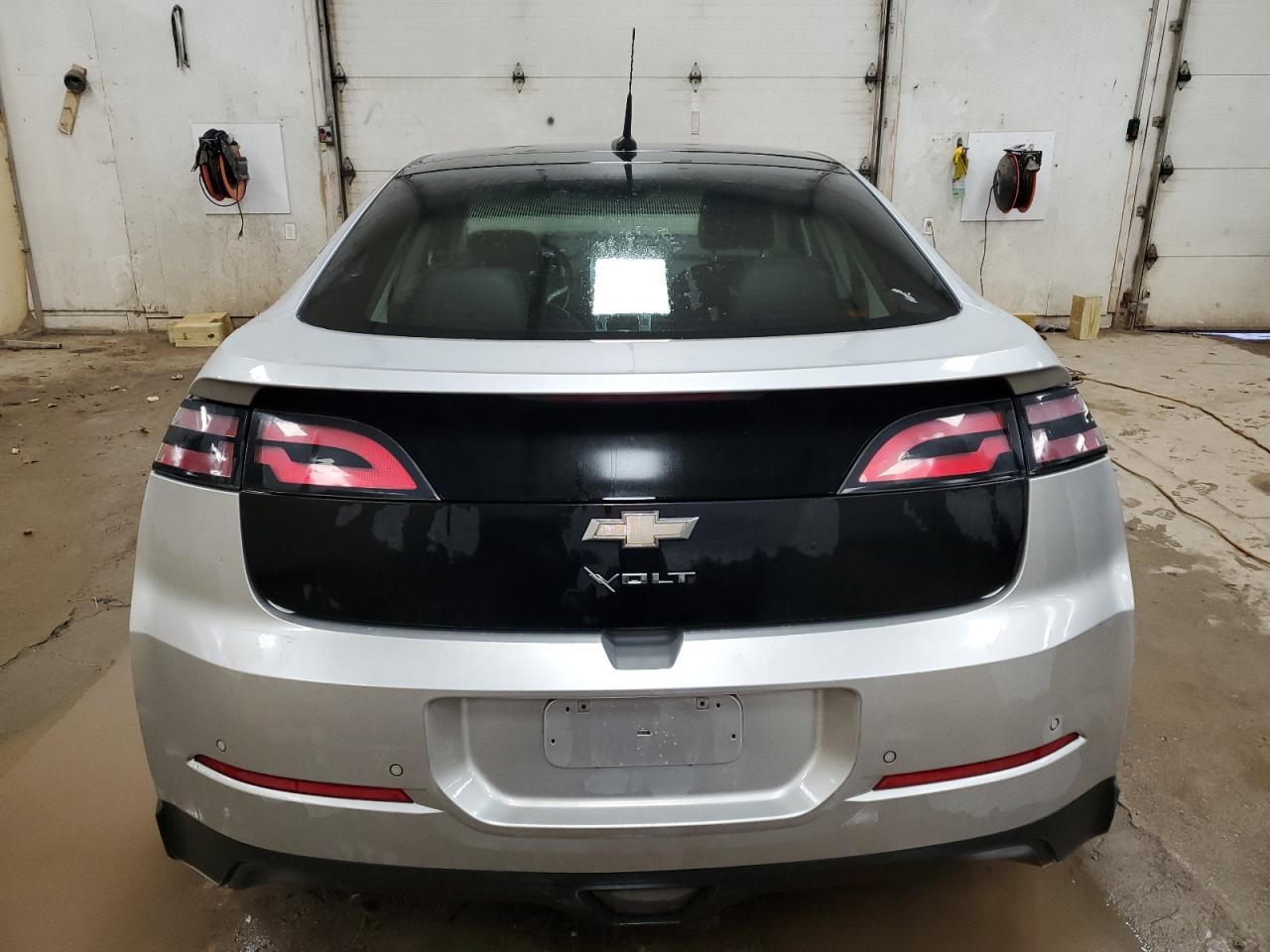 2011 Chevrolet Volt - Image 6