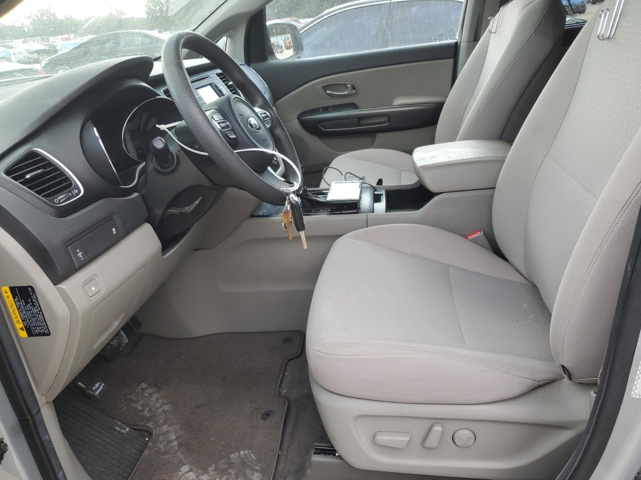 2016 Kia Sedona - Image 7