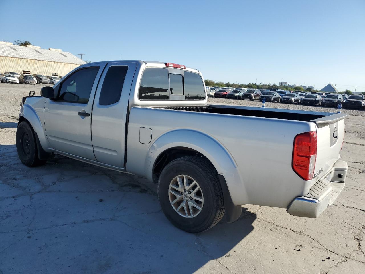 2017 Nissan Navara (Frontier) - Image 2