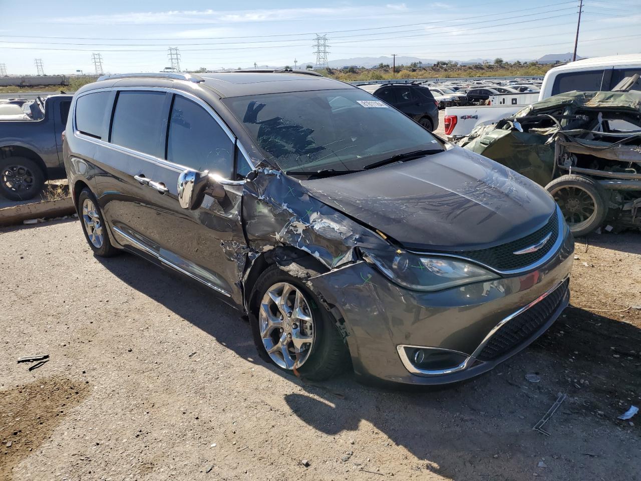 VIN 2C4RC1GG9HR533201 2017 CHRYSLER PACIFICA no.4