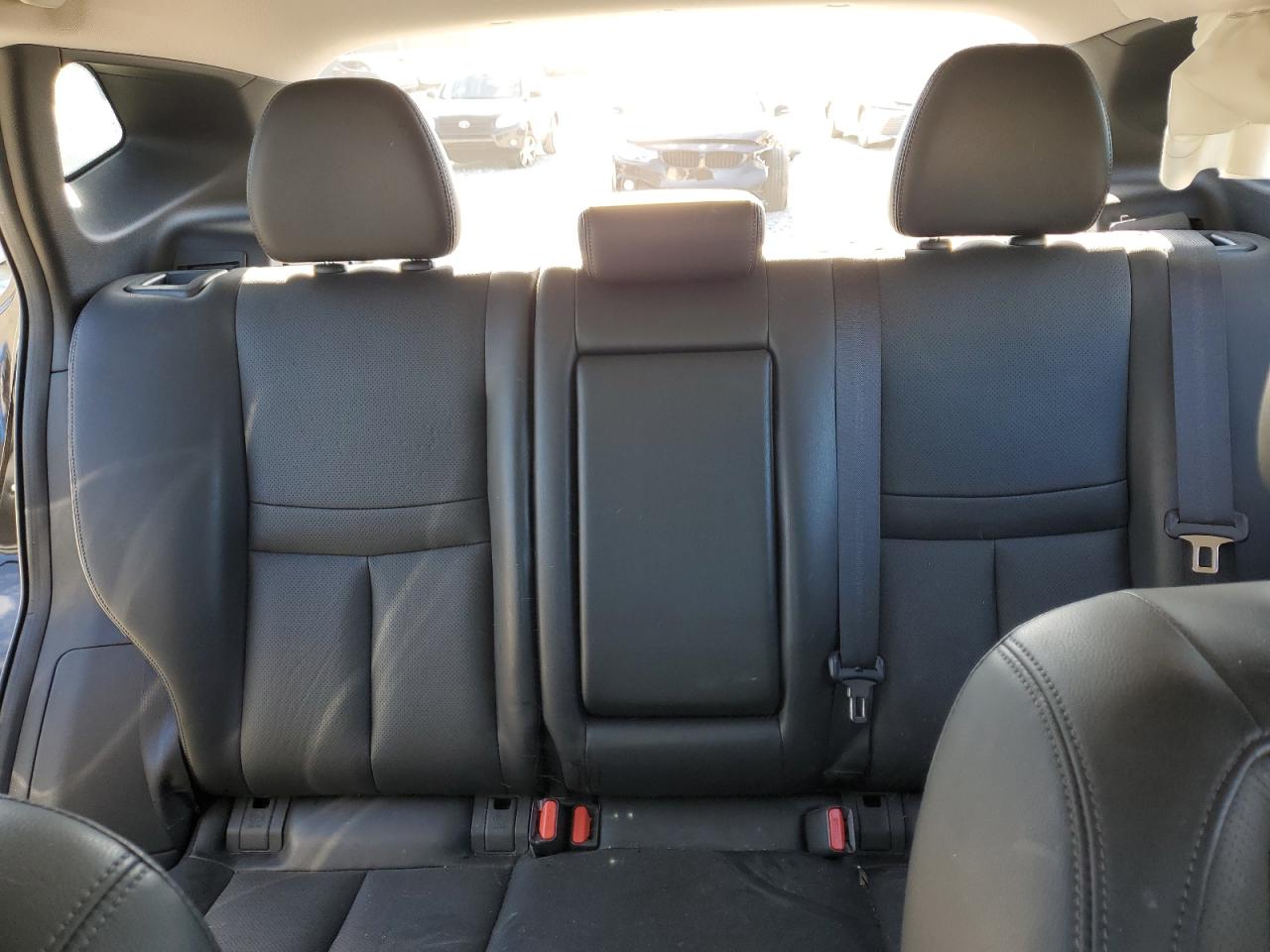 2019 Nissan Rogue - Image 10