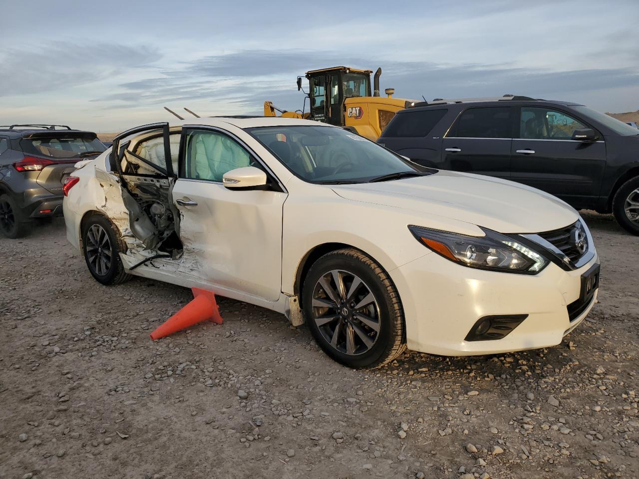 2017 Nissan Altima - Image 4