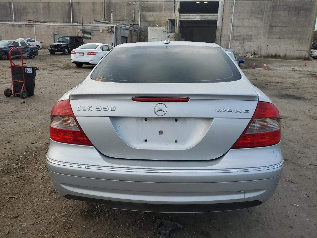 2007 Mercedes-Benz Clk 550 VIN: WDBTJ72H77F212695 Lot: 79744304