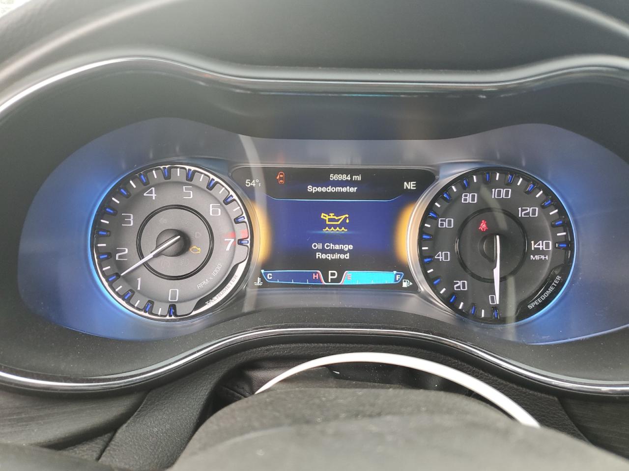 2016 Chrysler 200 - Image 9