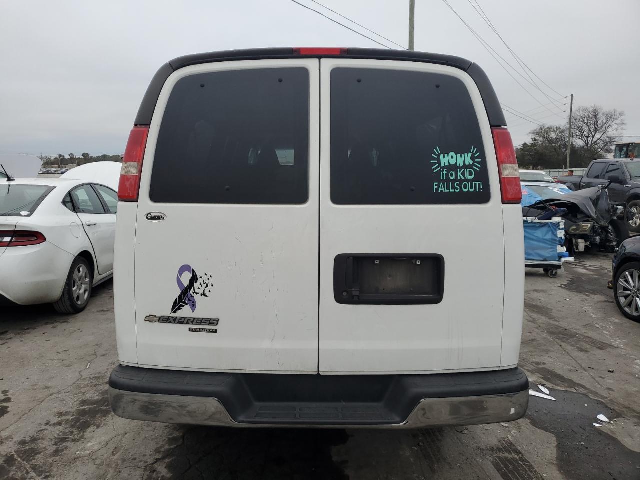 2016 Chevrolet Express - Image 6