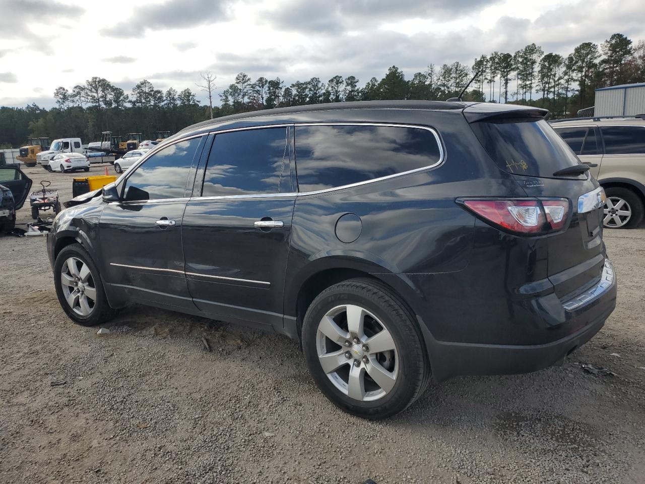 2014 Chevrolet Traverse - Image 2