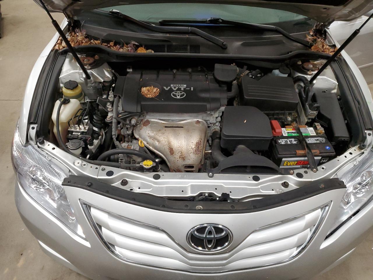 2010 Toyota Camry - Image 11