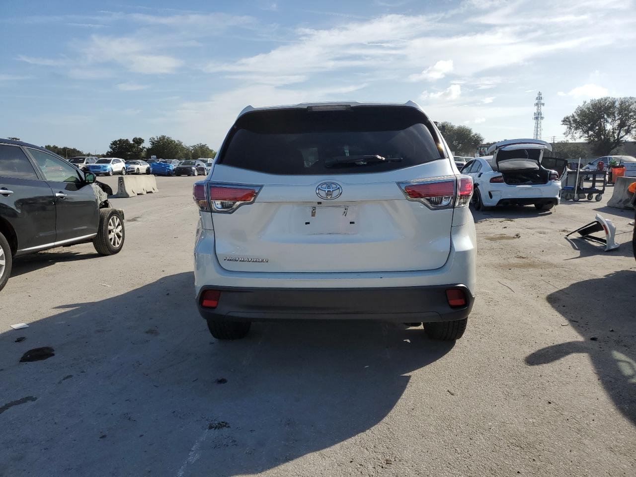 2016 Toyota Highlander Le VIN: 5TDZARFHXGS020818 Lot: 80385854