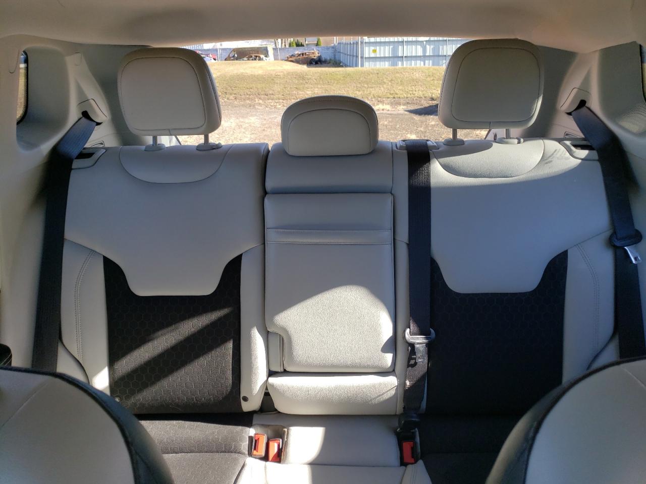 2018 Jeep Compass - Image 10