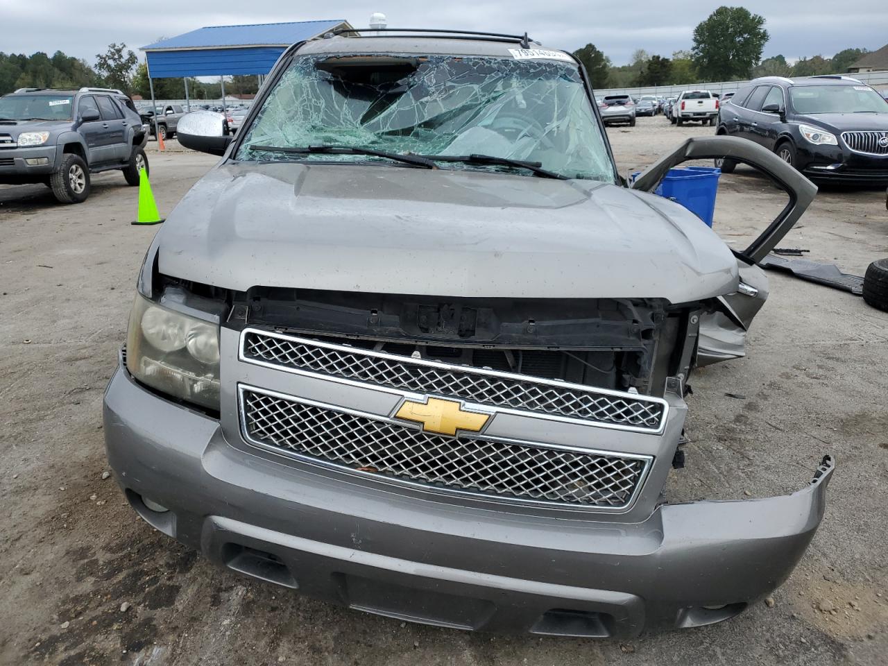 2008 Chevrolet Suburban - Image 5