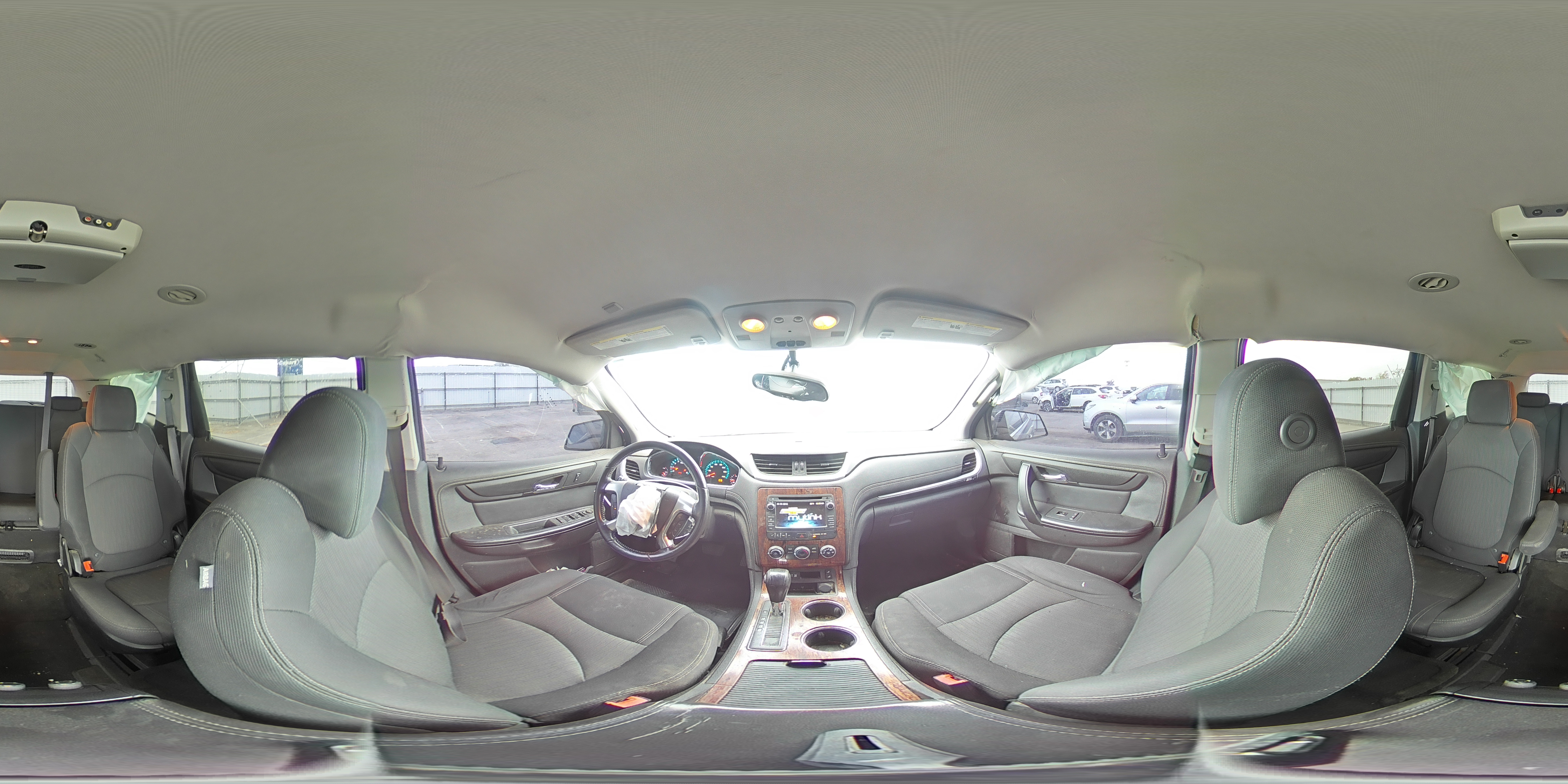 2014 Chevrolet Traverse - Image 13