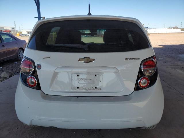 Hatchbacks CHEVROLET SONIC 2014 Biały