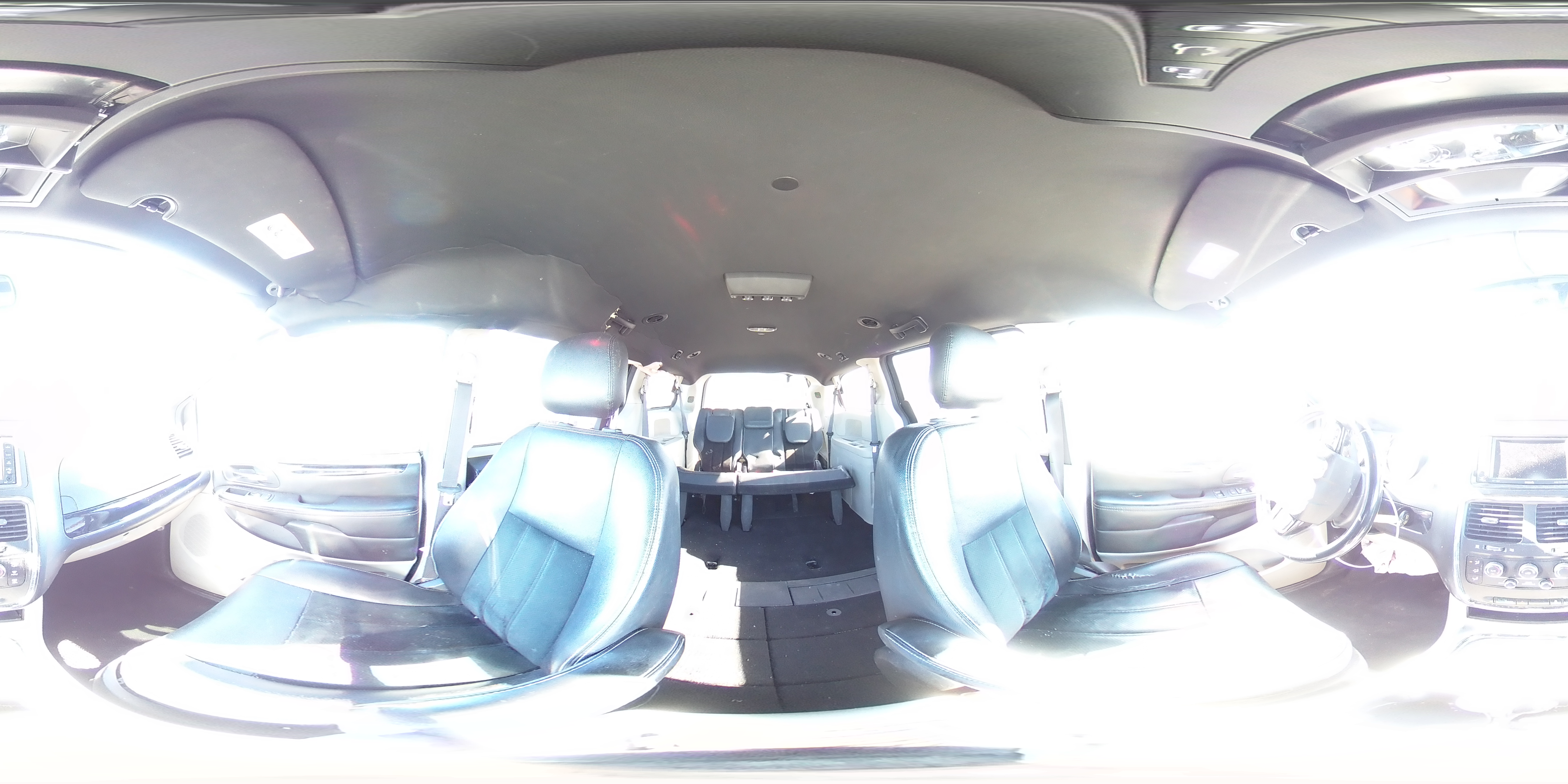 2017 Dodge Caravan - Image 14
