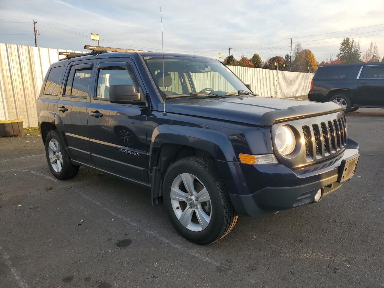 VIN 1C4NJRFBXED744561 2014 JEEP PATRIOT no.4