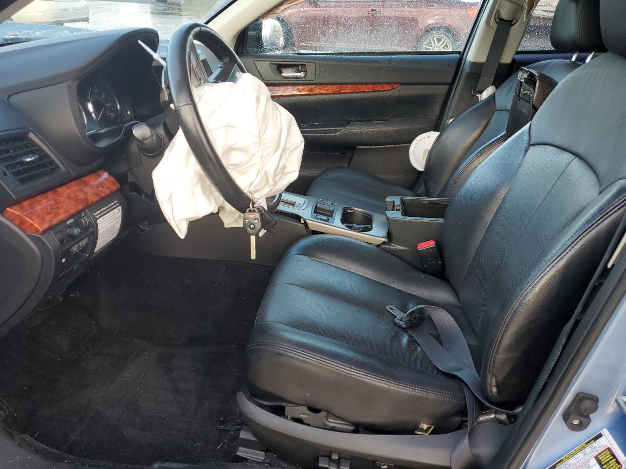 2010 Subaru Outback - Image 7