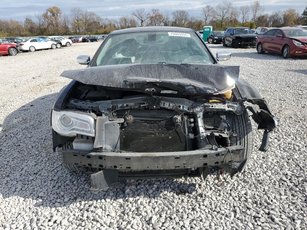 2017 Chrysler 300 - Image 5