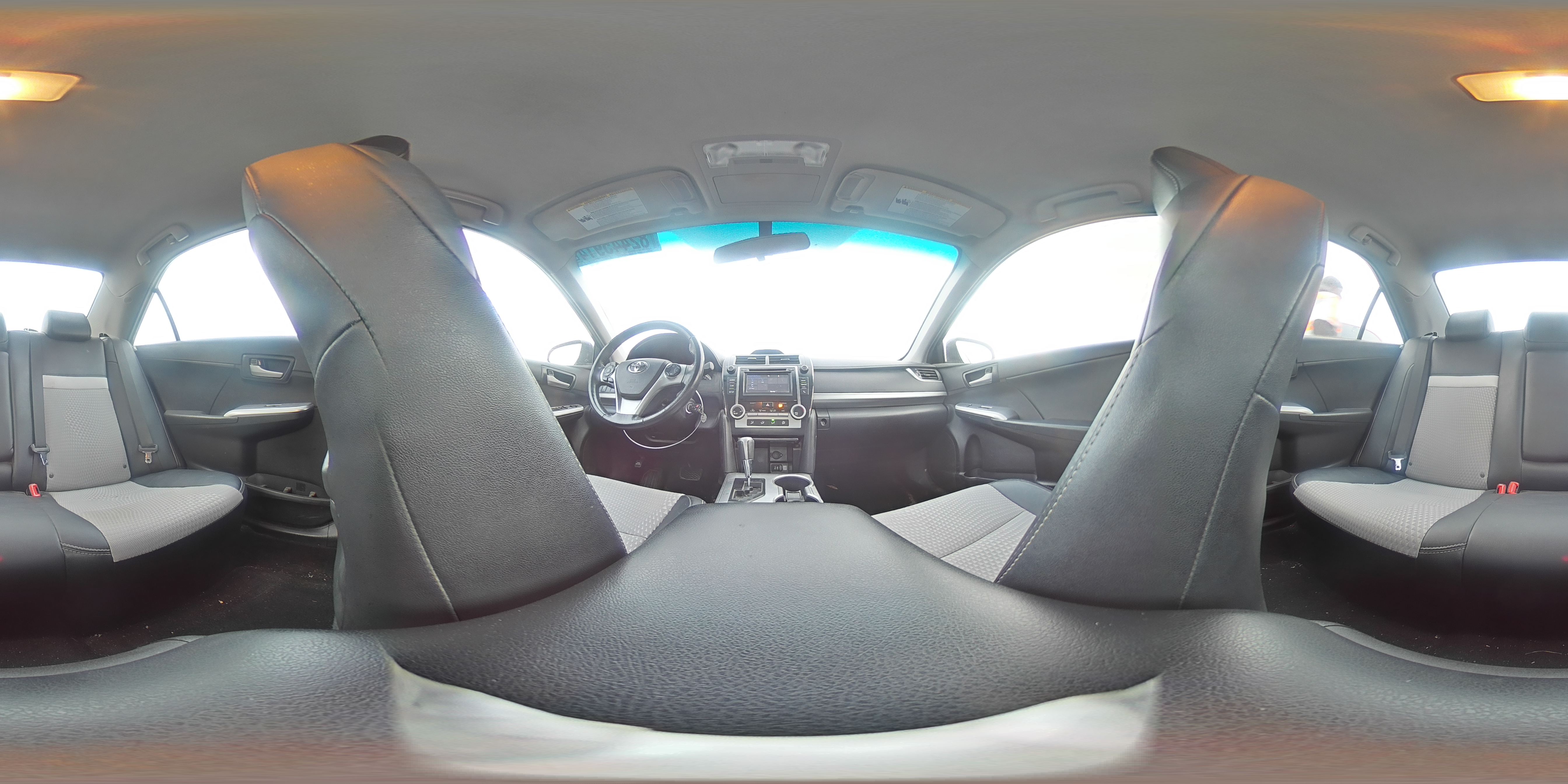 2014 Toyota Camry - Image 13