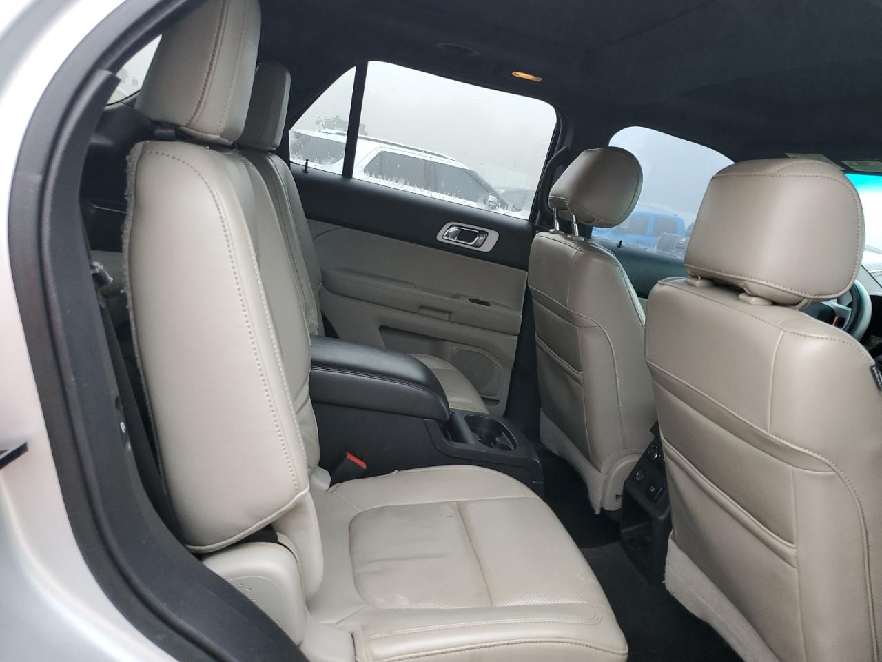 2011 Ford Explorer - Image 11