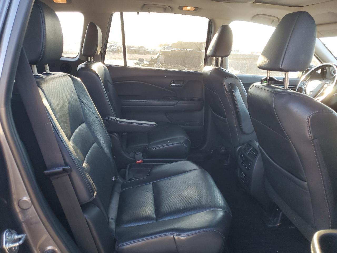 2016 Honda Pilot - Image 12