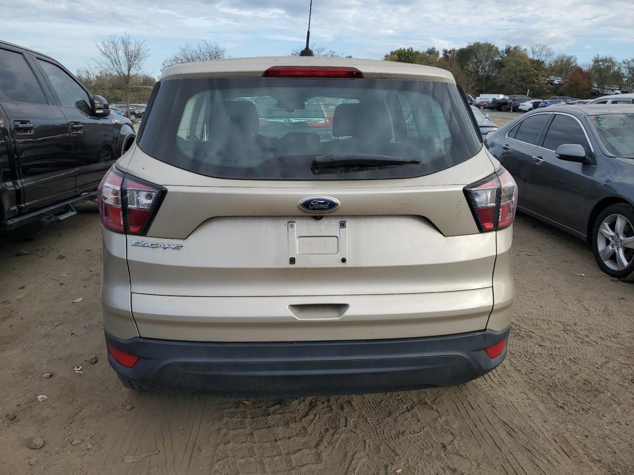 VIN 1FMCU0F7XHUD91437 2017 FORD ESCAPE no.6