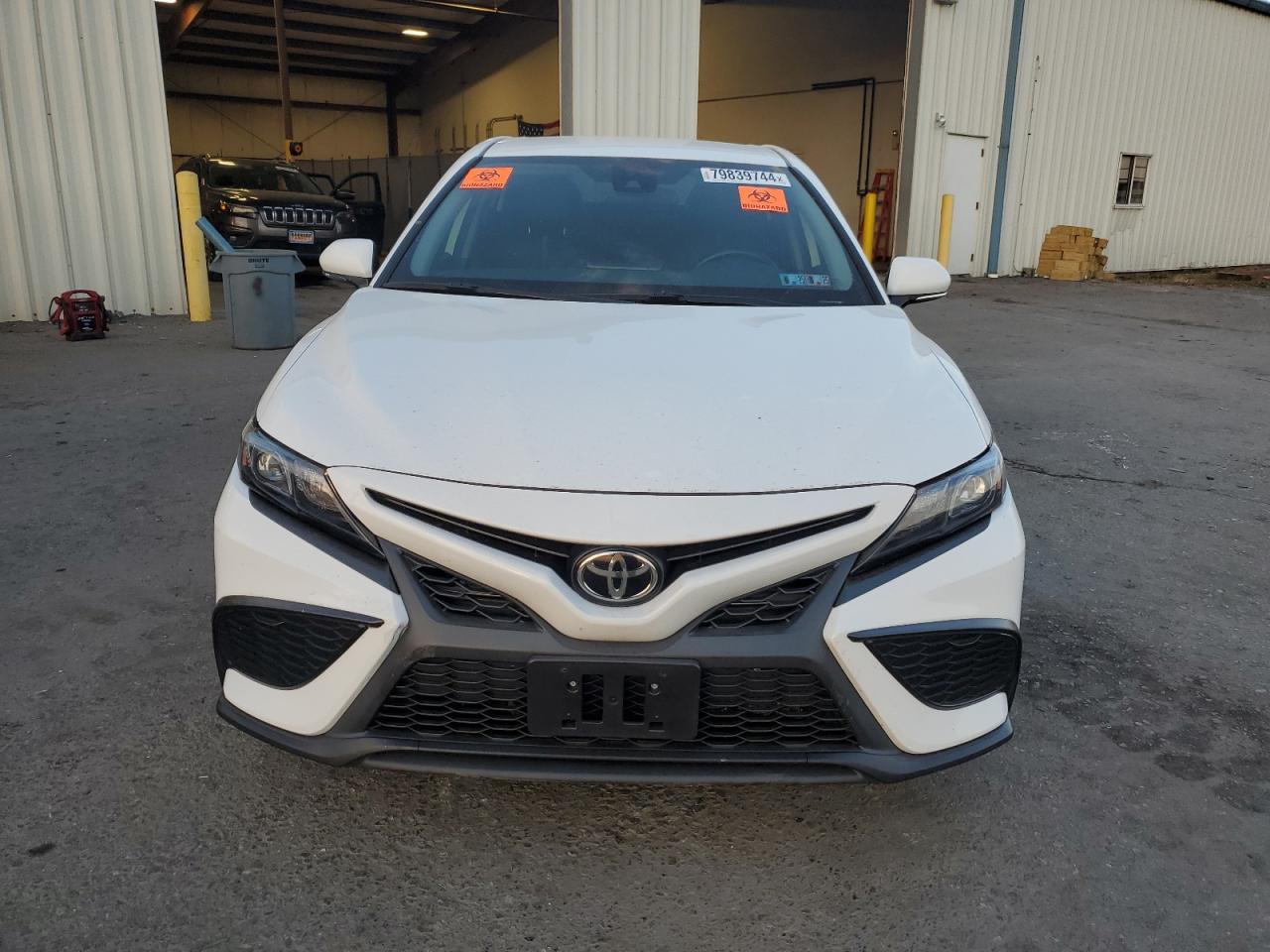 2022 Toyota Camry - Image 5