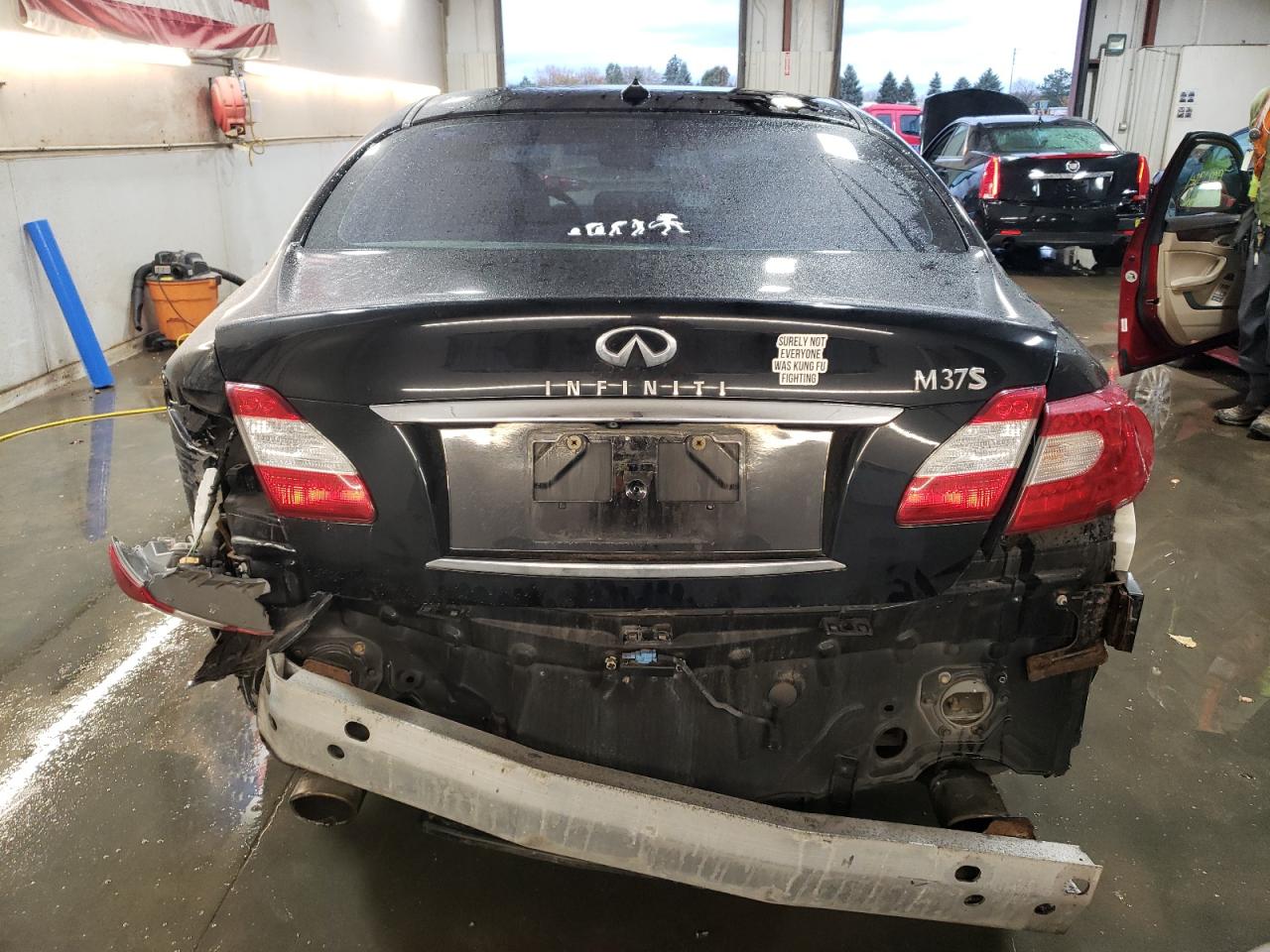 2011 Infiniti M - Image 6