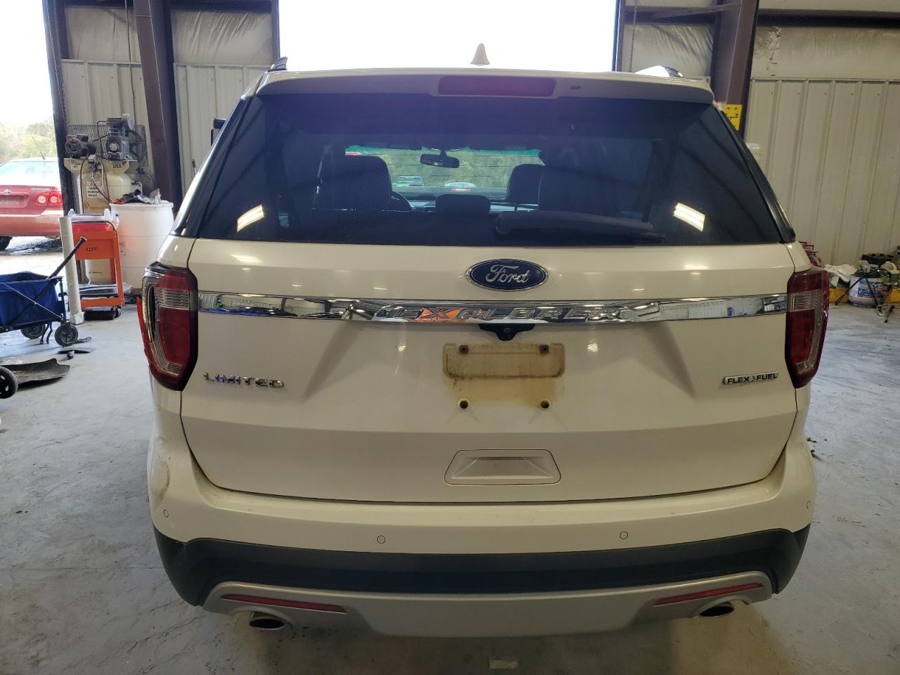 2016 Ford Explorer - Image 6