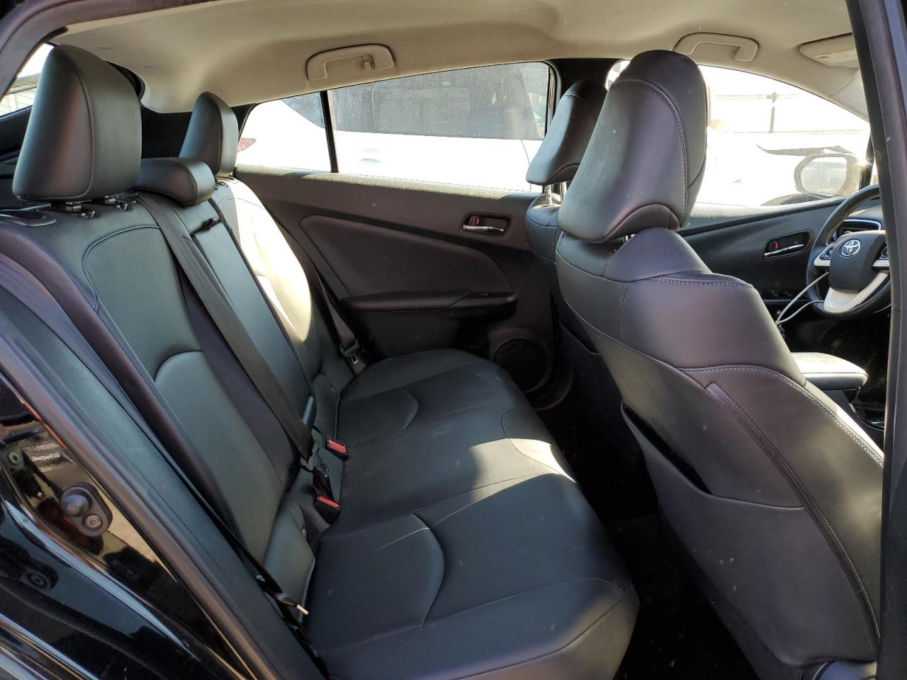 2017 Toyota Prius - Image 10
