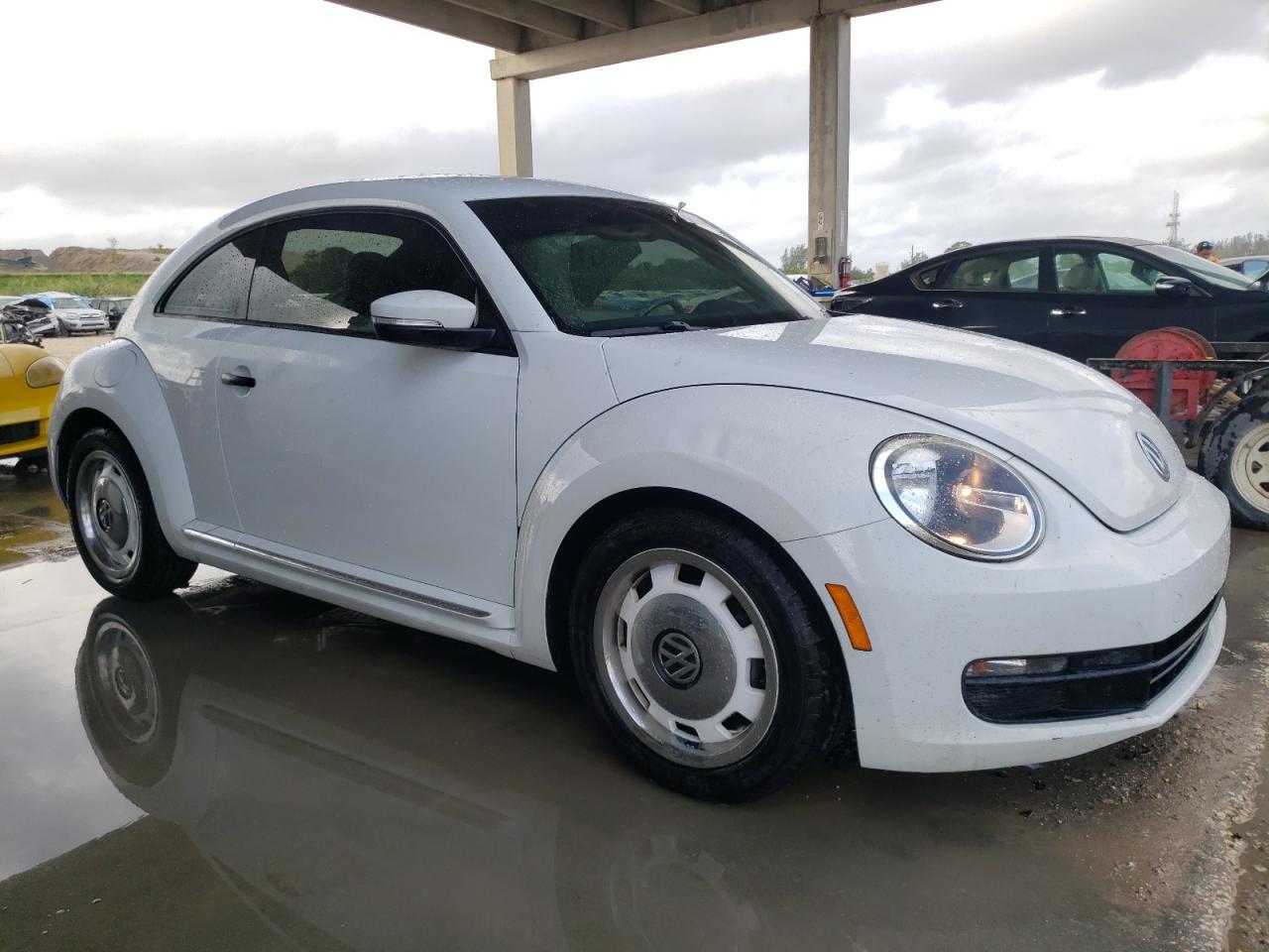 2015 Volkswagen Beetle - Image 4