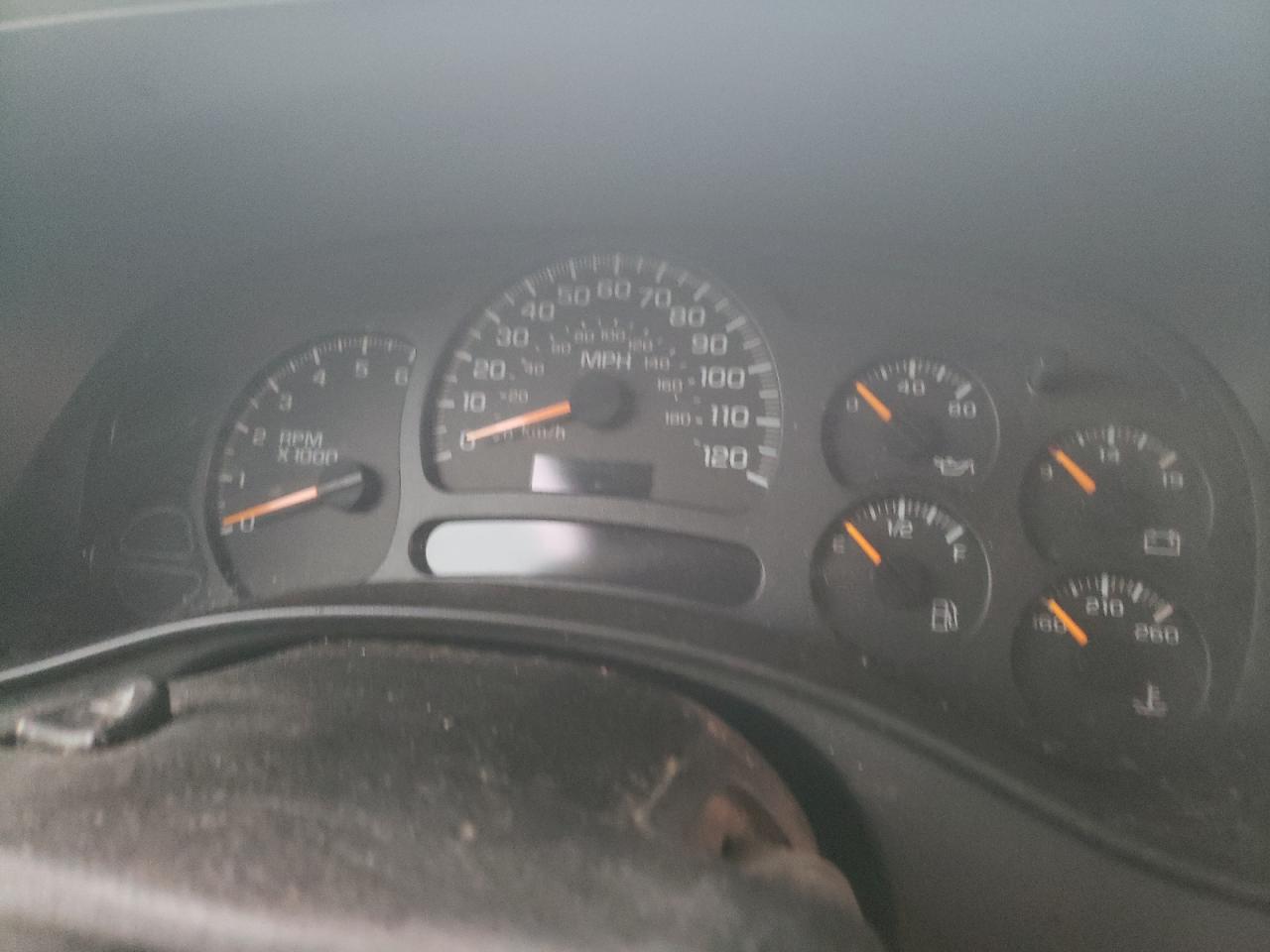 2004 Chevrolet Silverado - Image 9