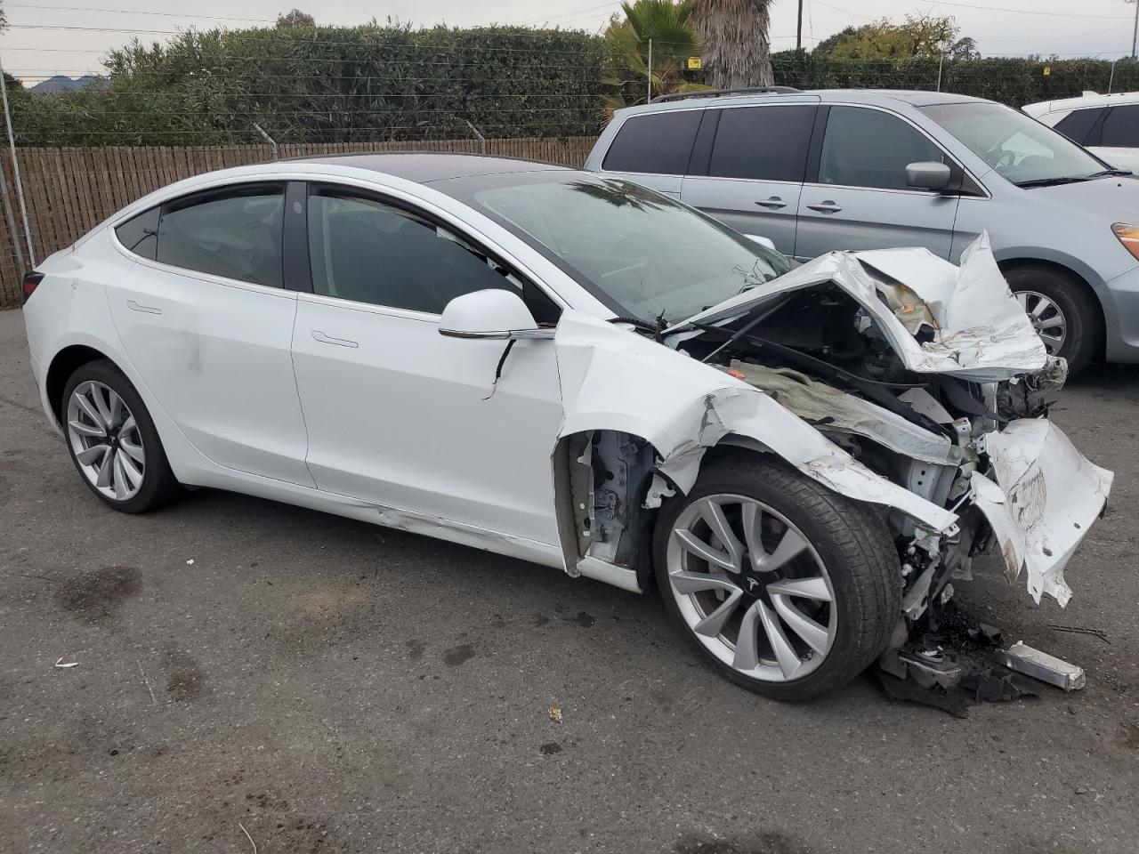 VIN 5YJ3E1EA9JF108237 2018 TESLA MODEL 3 no.4