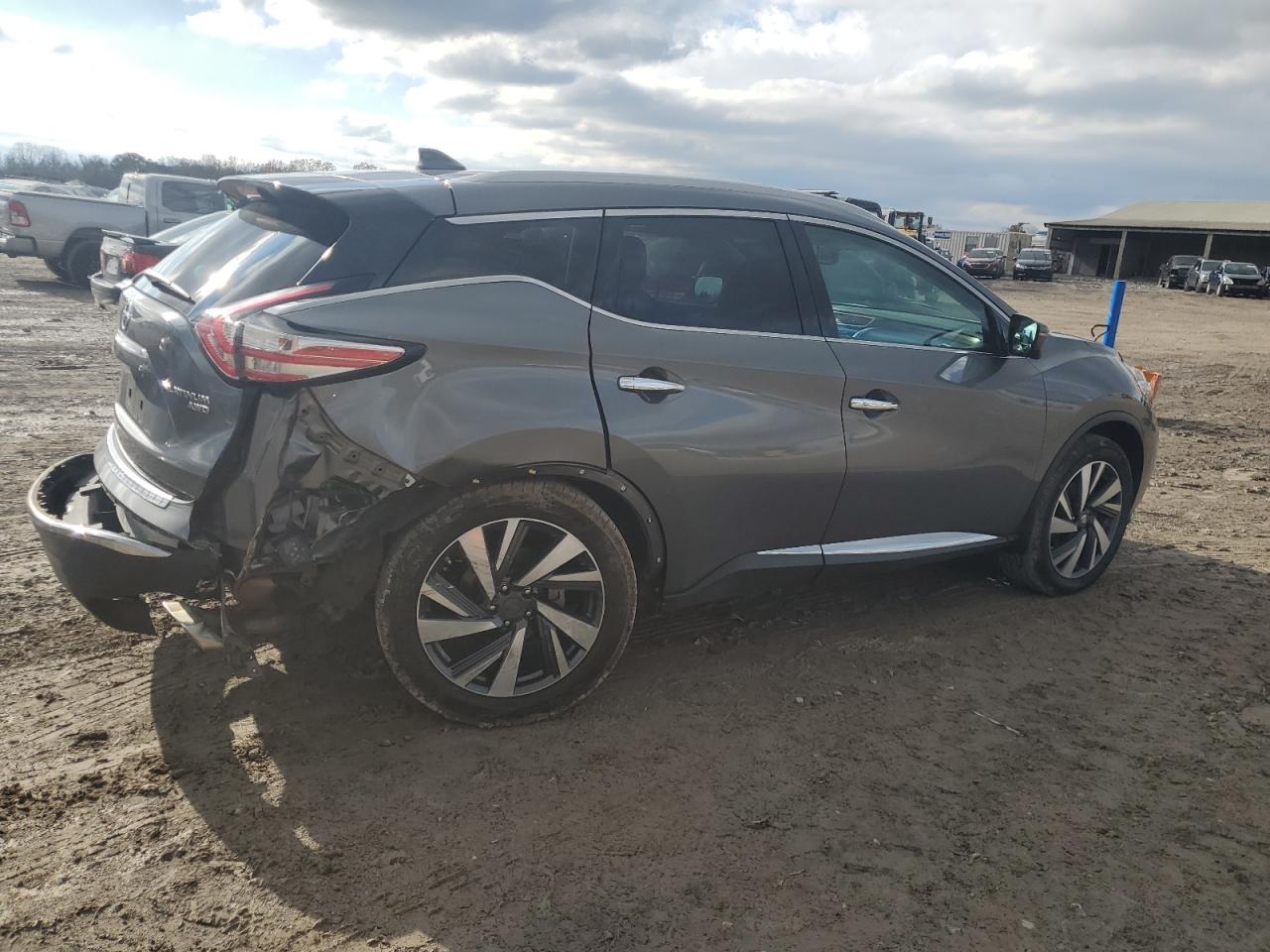 2017 Nissan Murano - Image 3