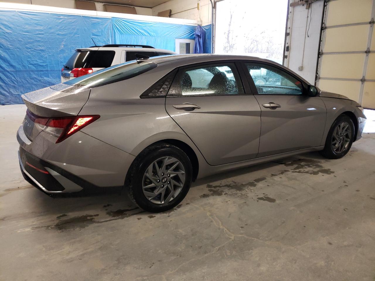 2024 Hyundai Elantra - Image 3