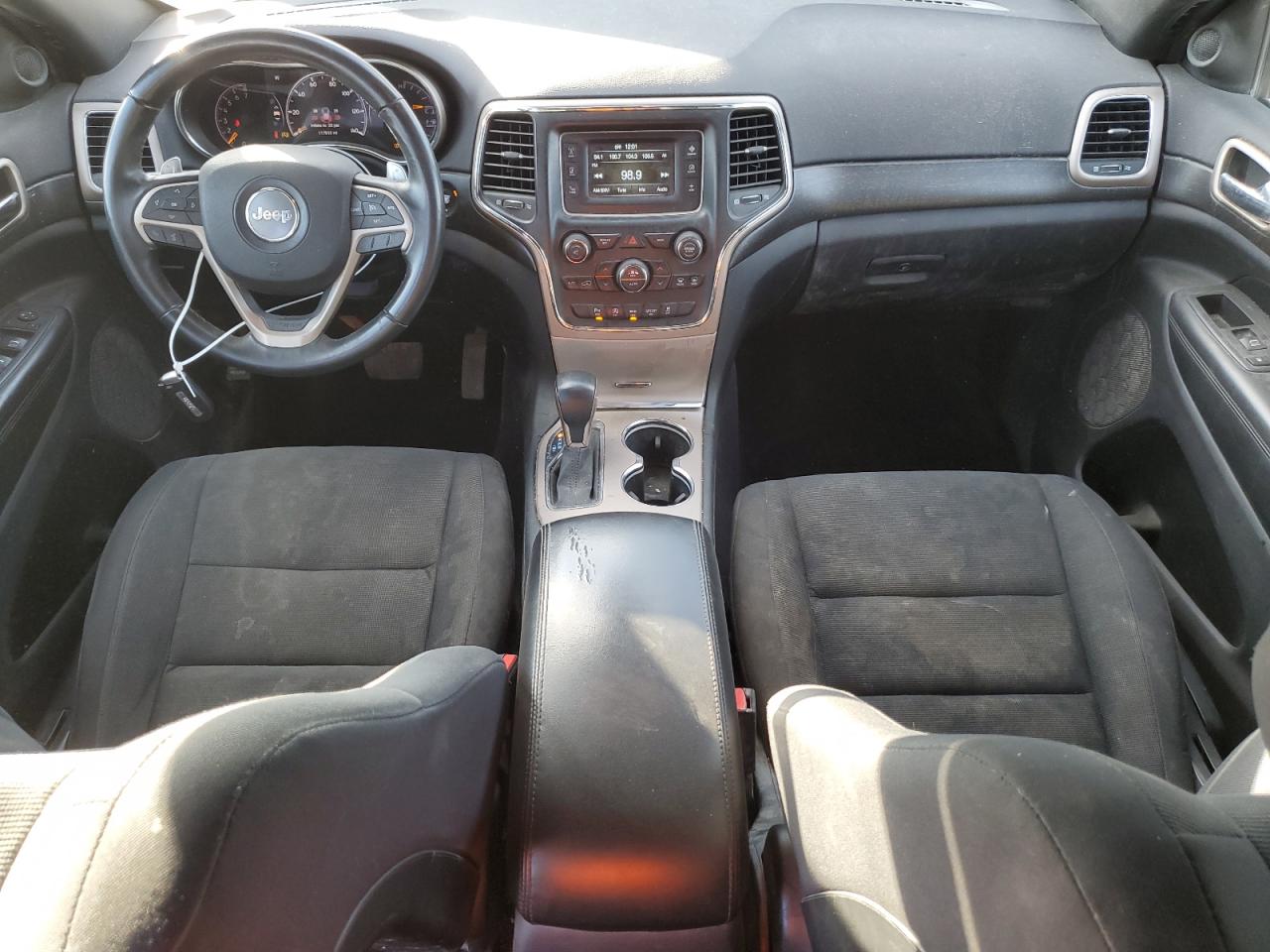 2017 Jeep Grand Cherokee - Image 8