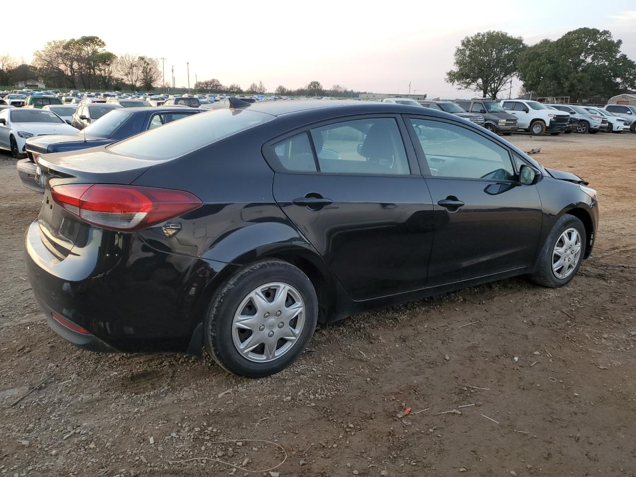 2017 Kia Forte - Image 3