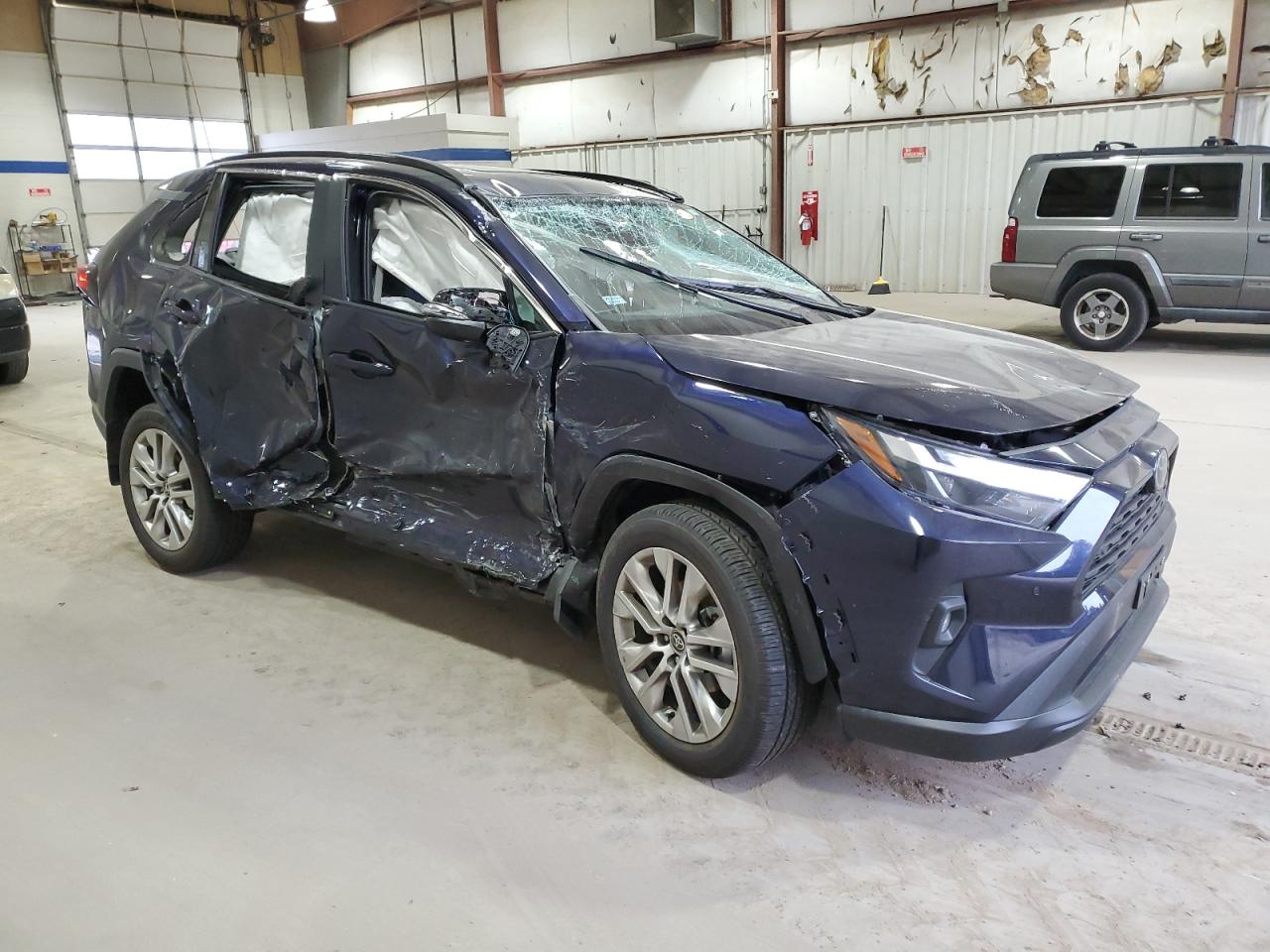 2023 Toyota RAV 4 - Image 4
