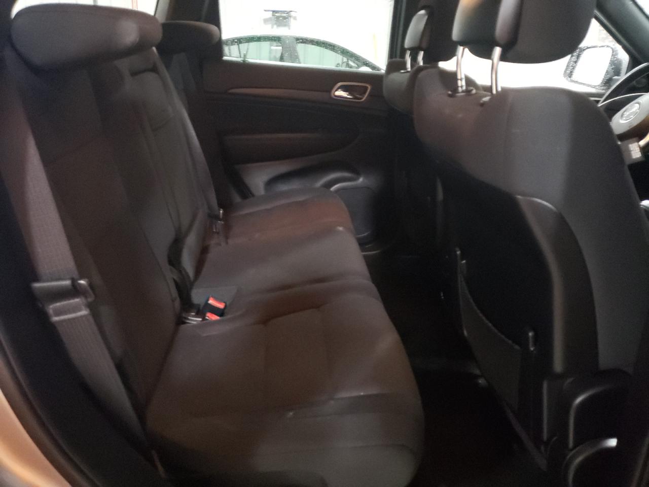 2015 Jeep Grand Cherokee - Image 11