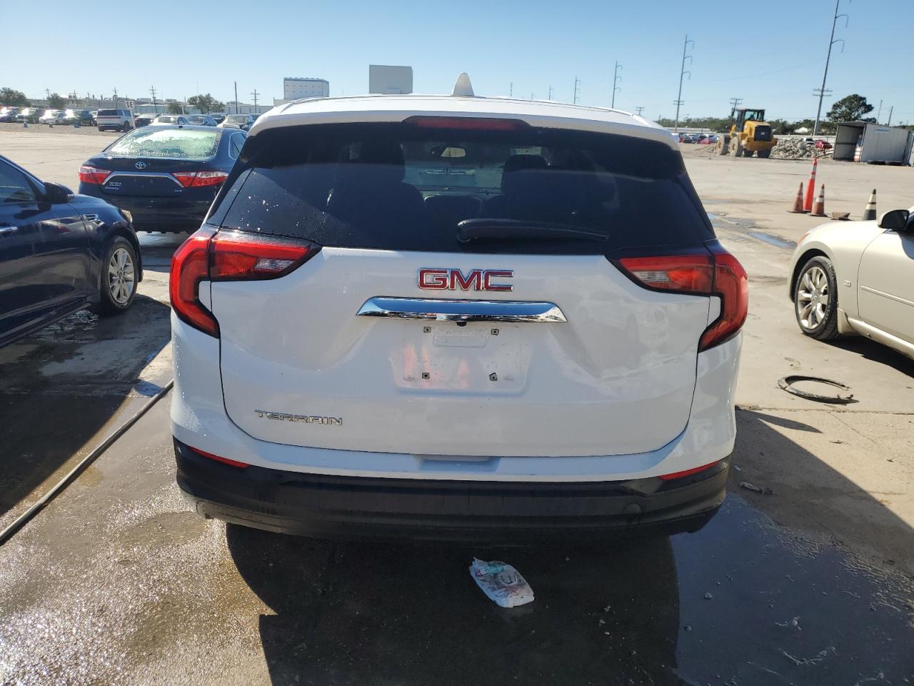 2021 GMC Terrain - Image 6